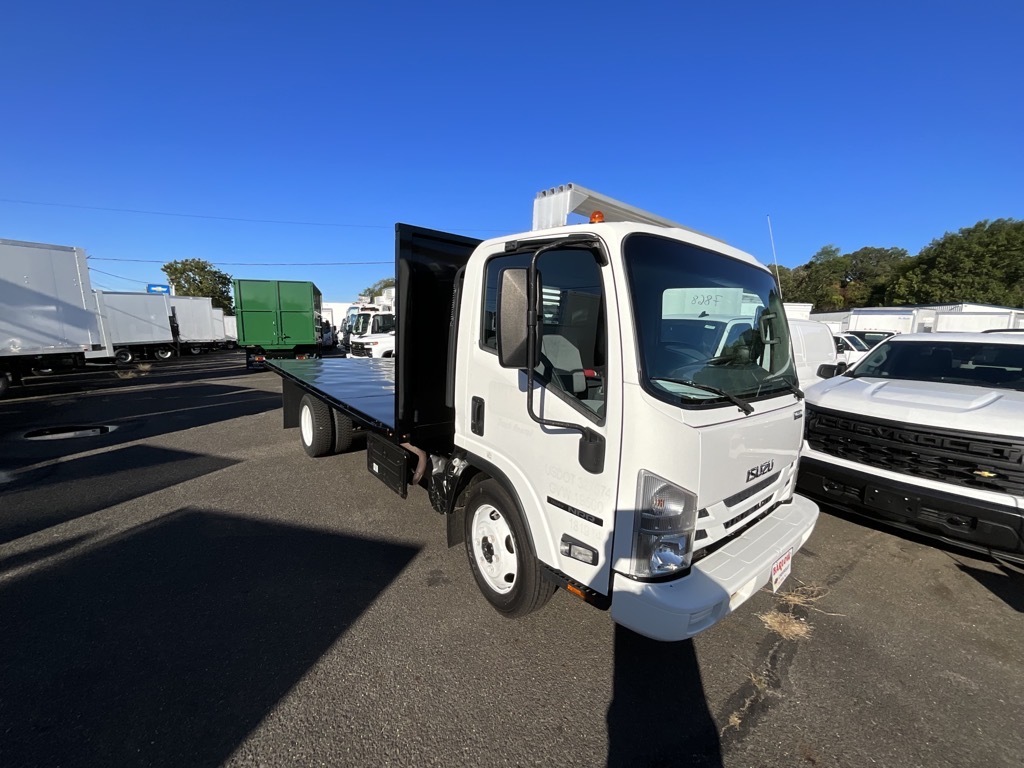 2018 ISUZU NRR in Riverside, NJ