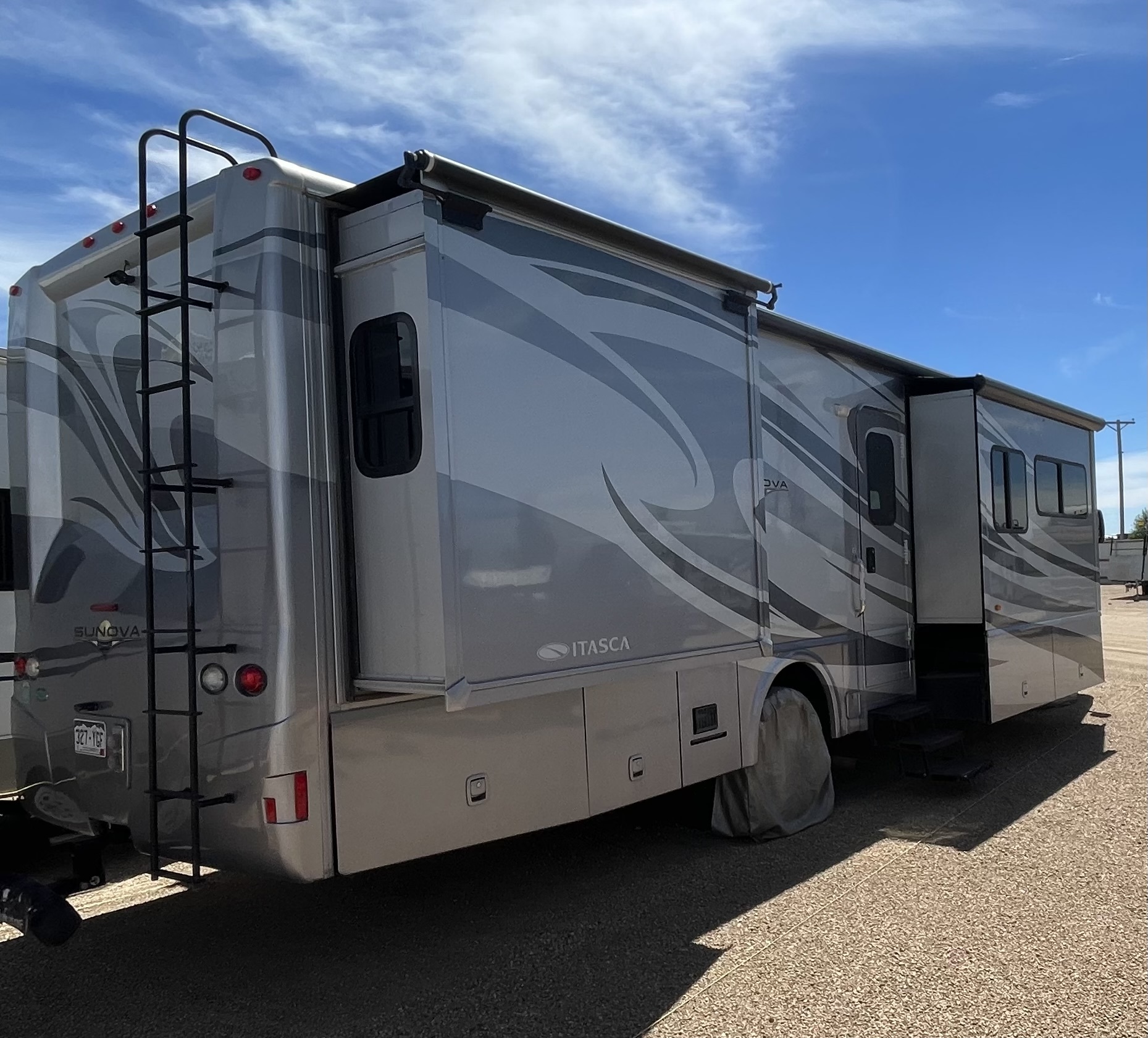 2014 Winnebago Sunova 33C in greeley CO