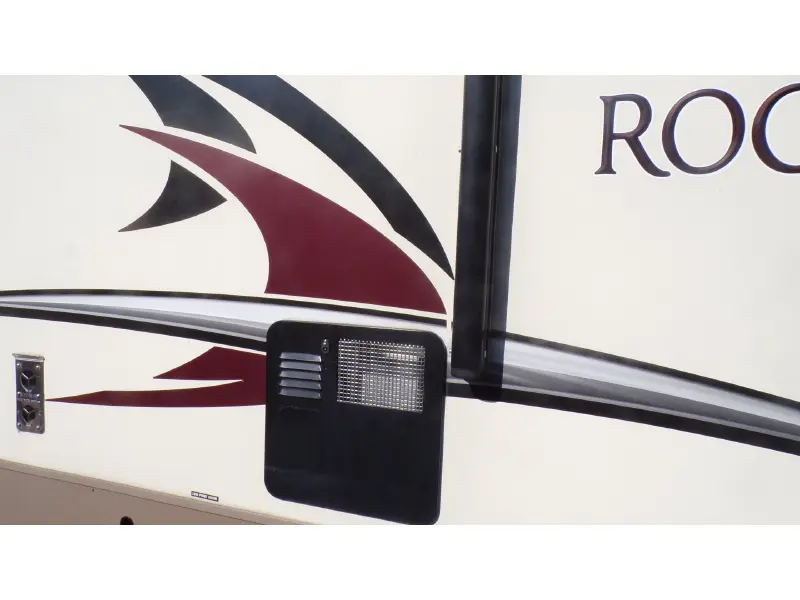 2017 FOREST RIVER ROCKWOOD 2606WS