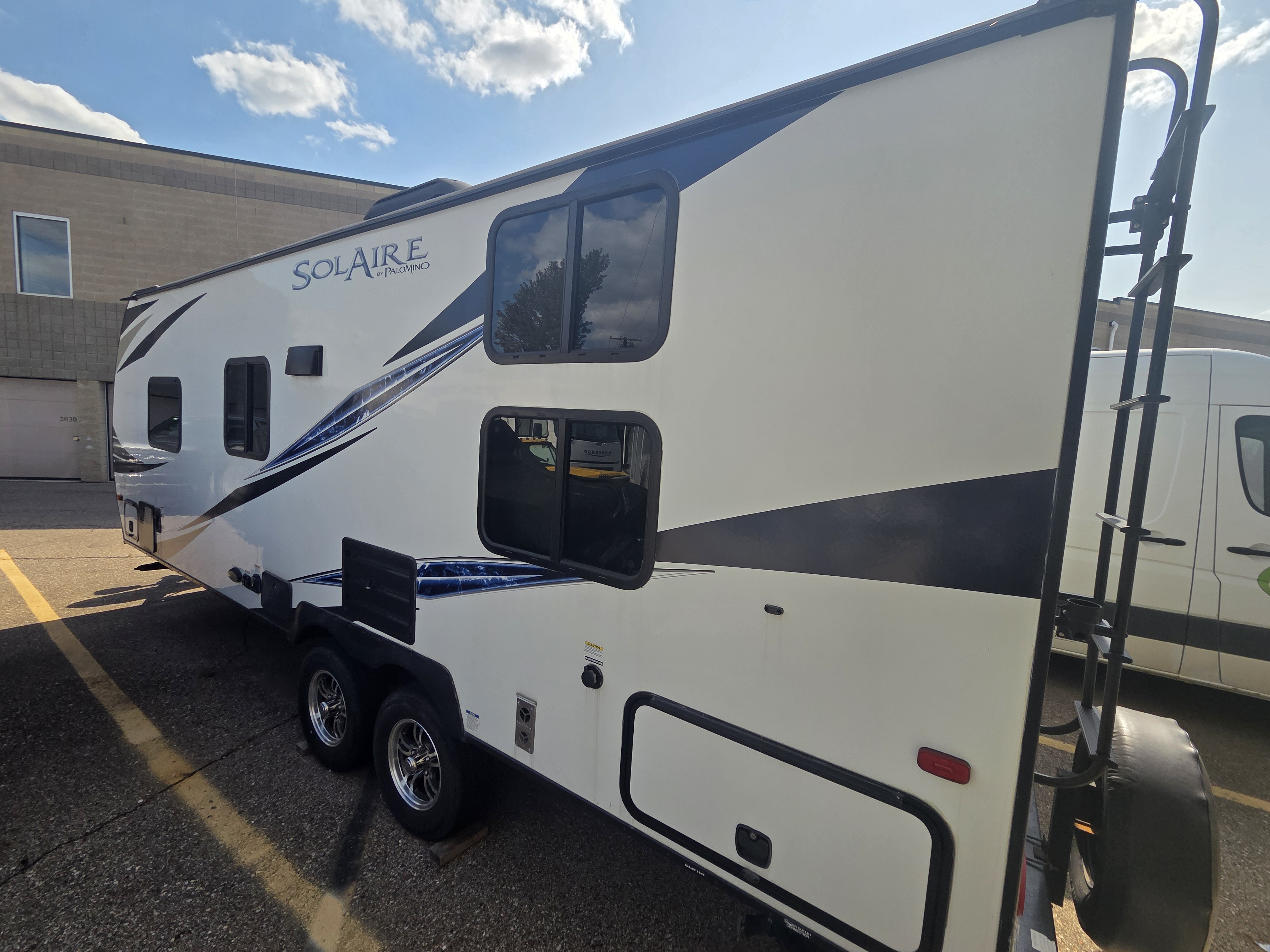2019 Palomino Solaire 211BH in grand blanc MI