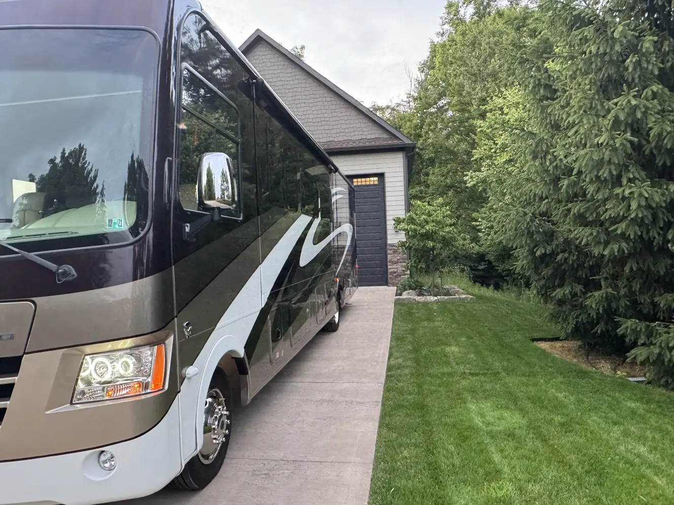 A photo of this 2016 Coachmen MIRADA 35LS