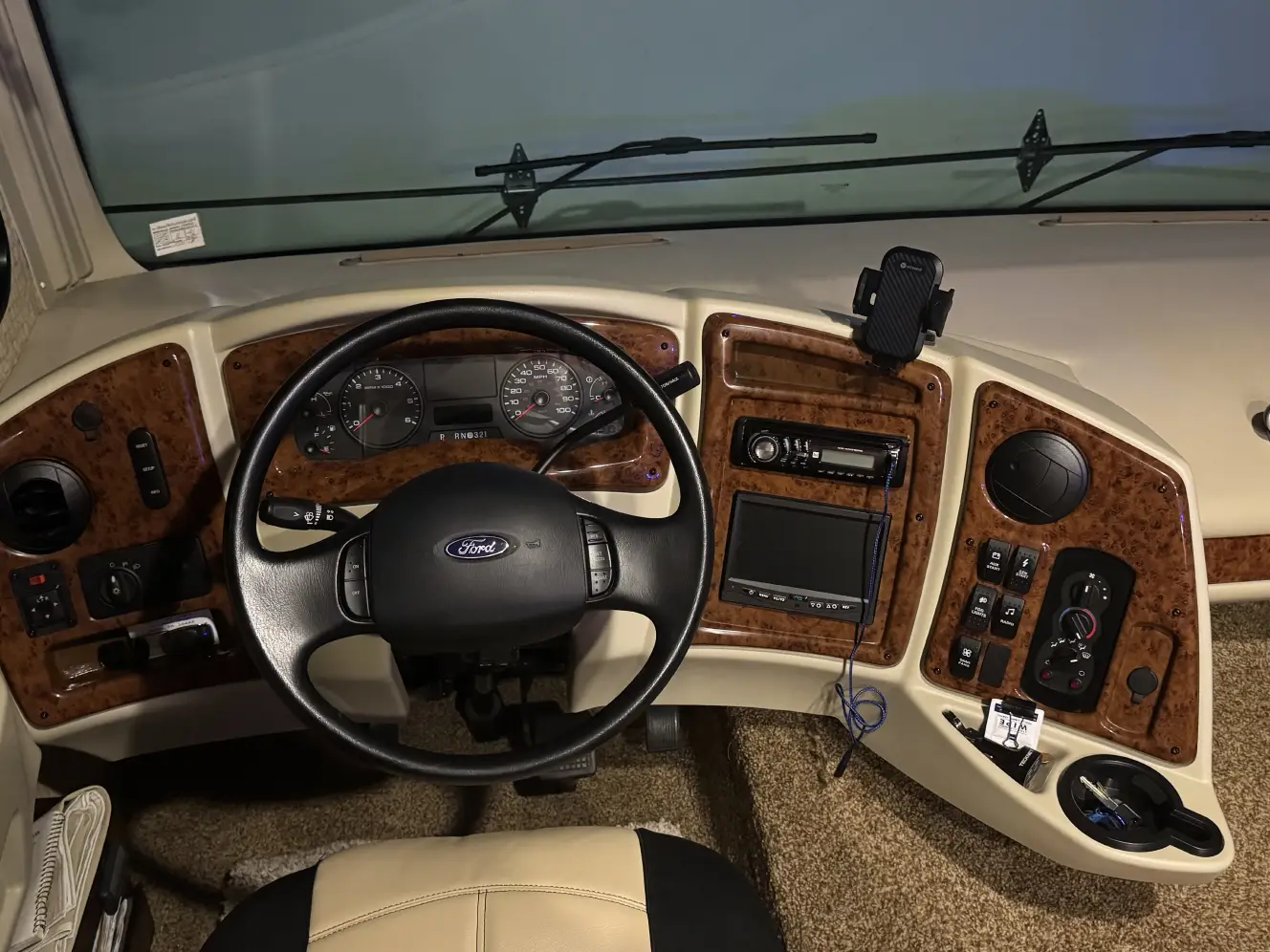 A photo of this 2016 Coachmen MIRADA 35LS