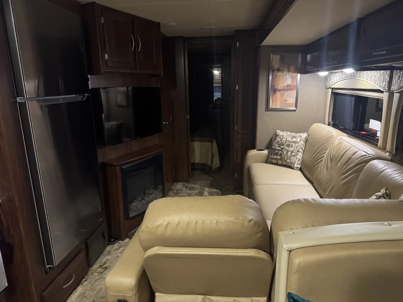 A photo of this 2016 Coachmen MIRADA 35LS