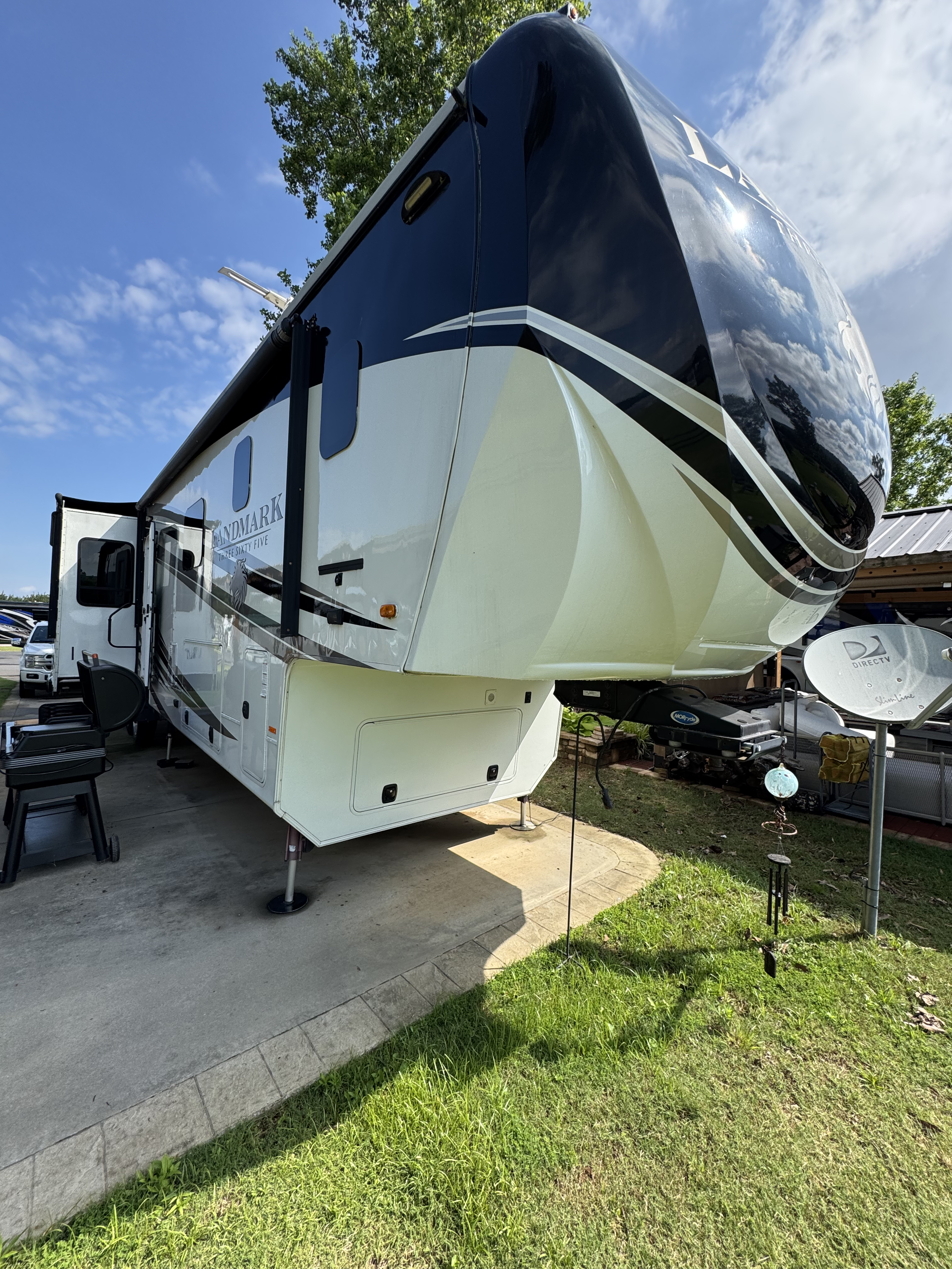 Used 2016 Heartland Landmark 365 Lm Newport in Gadsden, AL - 5037729766 ...