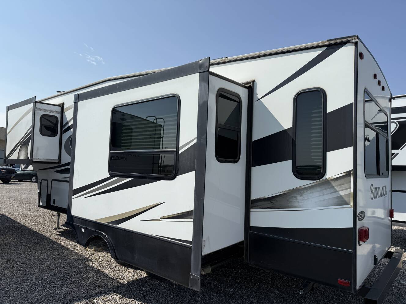 A photo of this 2018 Heartland SUNDANCE XLT 269TS