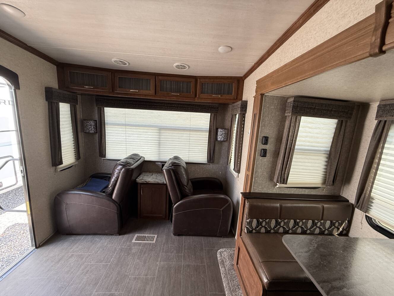 A photo of this 2018 Heartland SUNDANCE XLT 269TS
