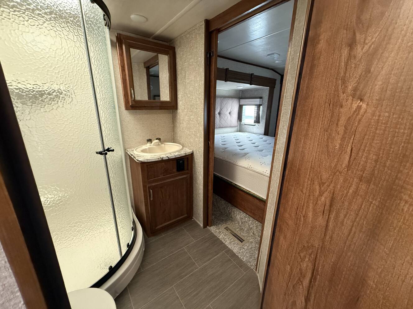A photo of this 2018 Heartland SUNDANCE XLT 269TS