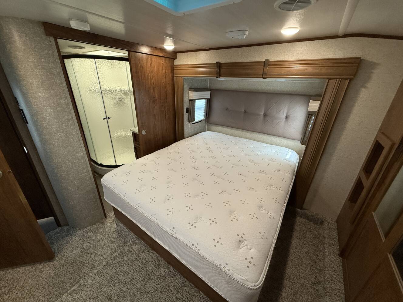 A photo of this 2018 Heartland SUNDANCE XLT 269TS