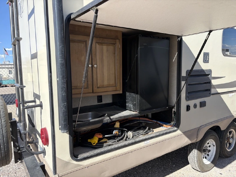 2019 FOREST RIVER ROCKWOOD MINI LITE 2507S