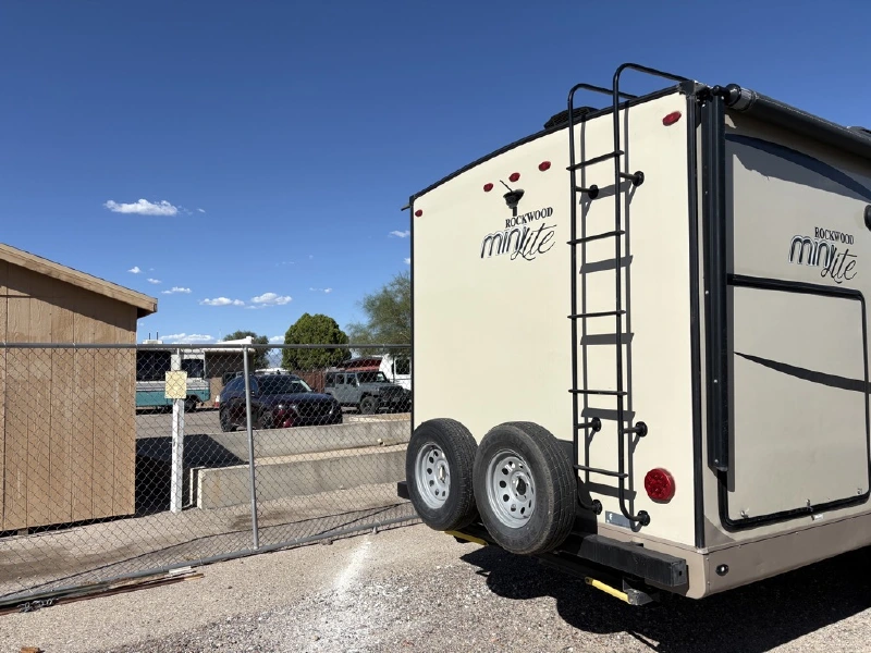2019 FOREST RIVER ROCKWOOD MINI LITE 2507S