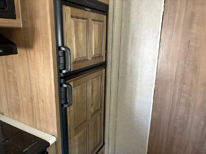 2019 FOREST RIVER ROCKWOOD MINI LITE 2507S