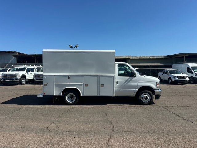 2026 Ford E-350 Base photo 3