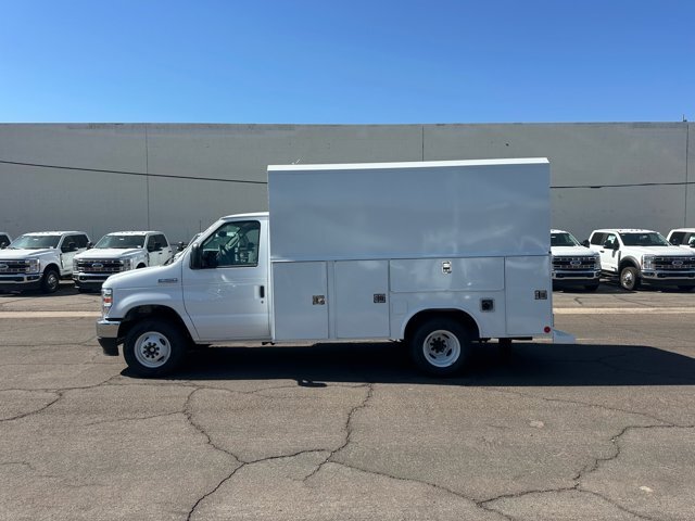 2026 Ford E-350 Base photo 4