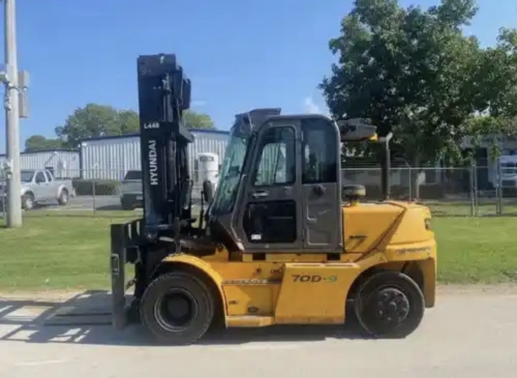 2020 HYUNDAI 70D9A in Edmond, OK