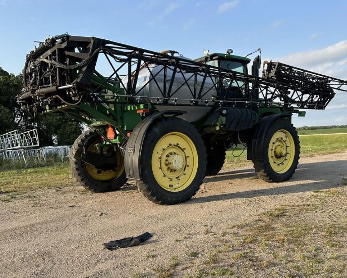 2011 JOHN DEERE 4930 in Brooks, MN