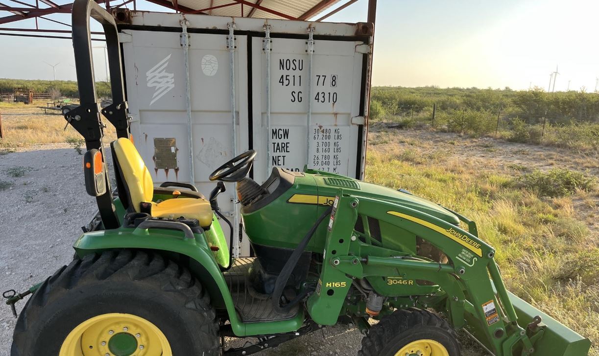 2014 JOHN DEERE 3046R in Bullhead City, AZ