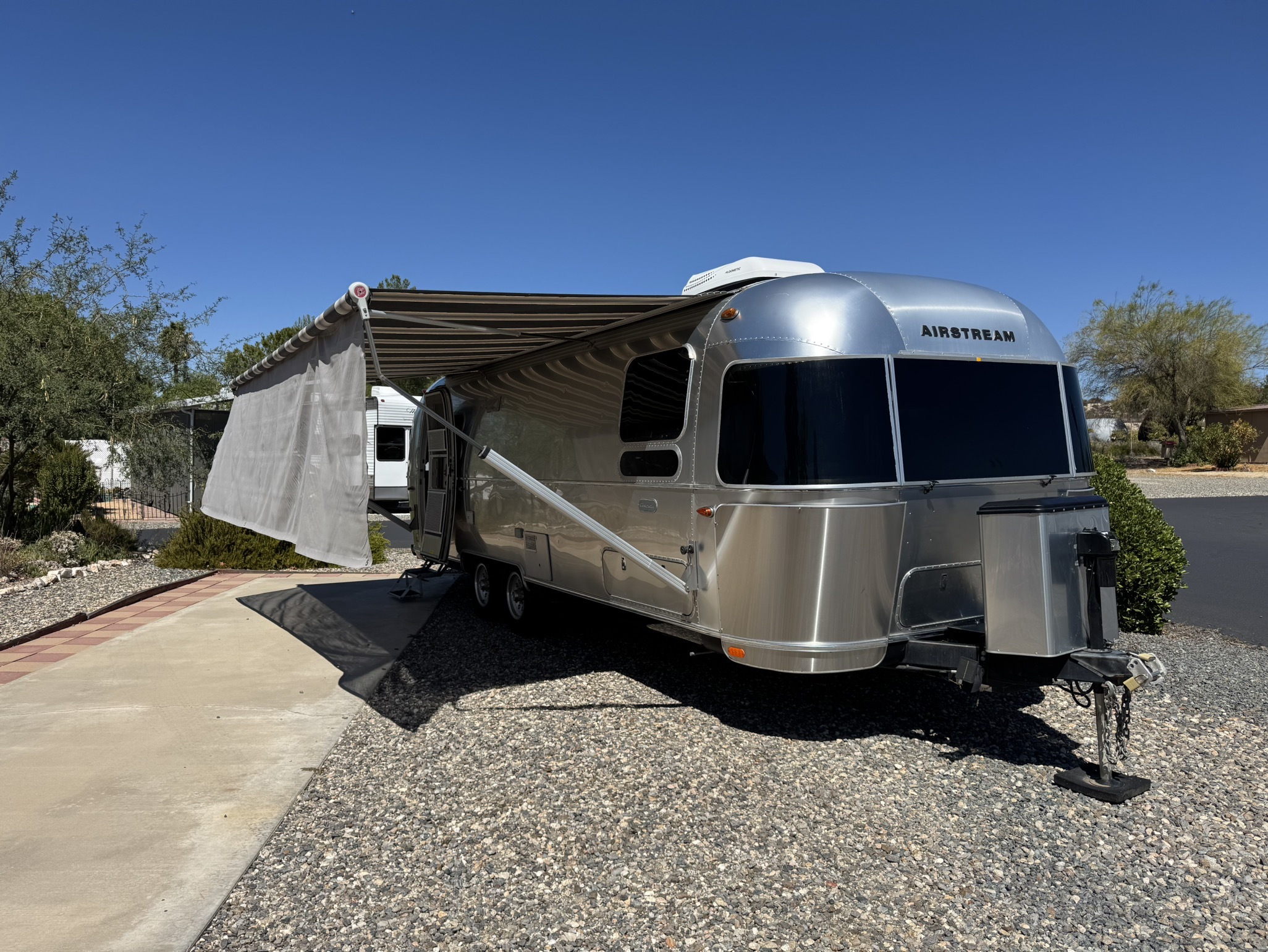 2019 Airstream GLOBETROTTER 27FB TWIN RV