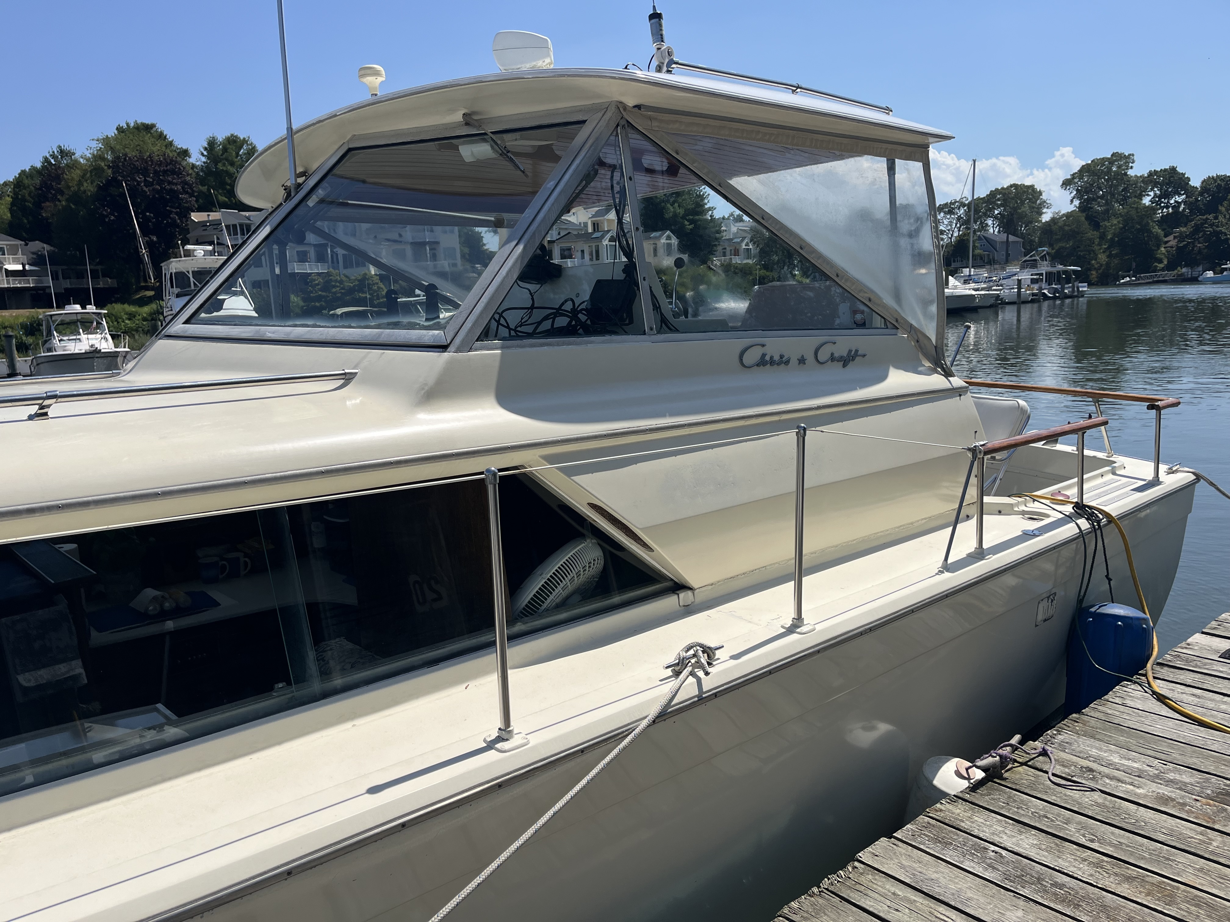 1966 Chris-Craft 38 Commander Single Inboard Engine boat