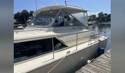 1966 Chris-Craft 38 Commander Single Inboard Engine boat