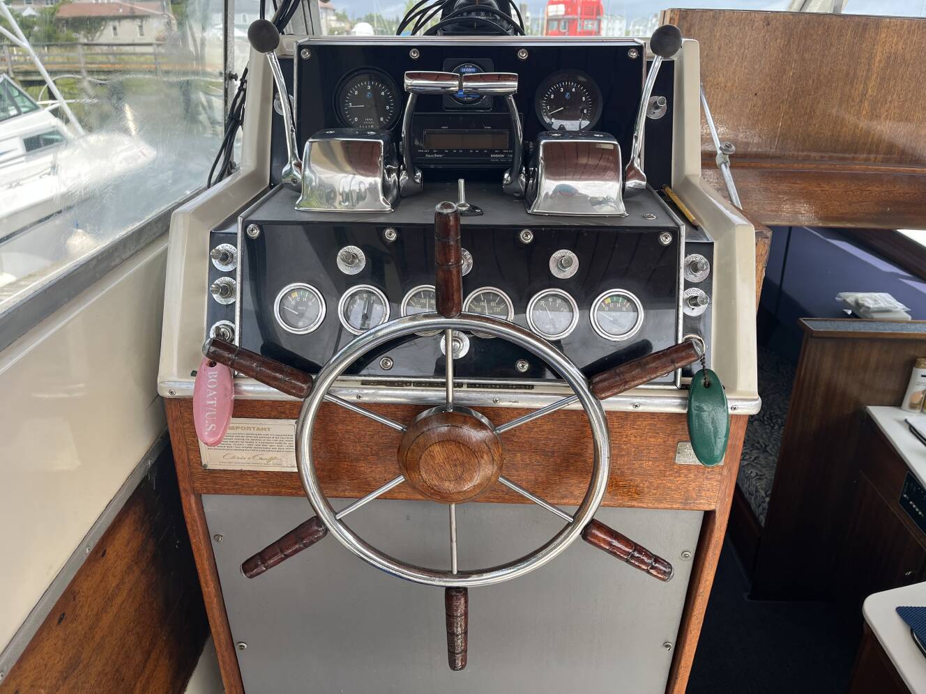 A photo of this 1966 Chris-Craft 38 Commander