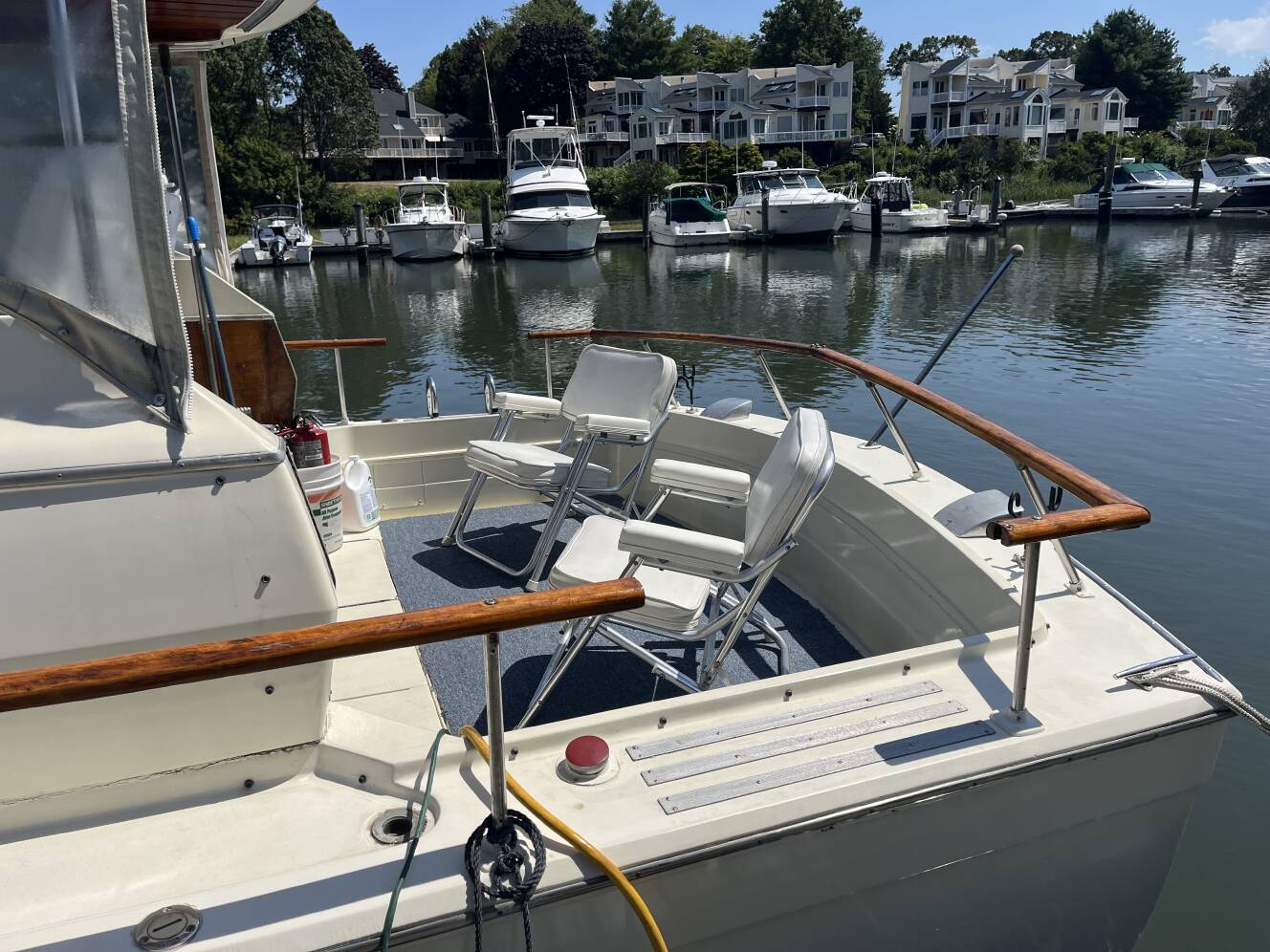 A photo of this 1966 Chris-Craft 38 Commander