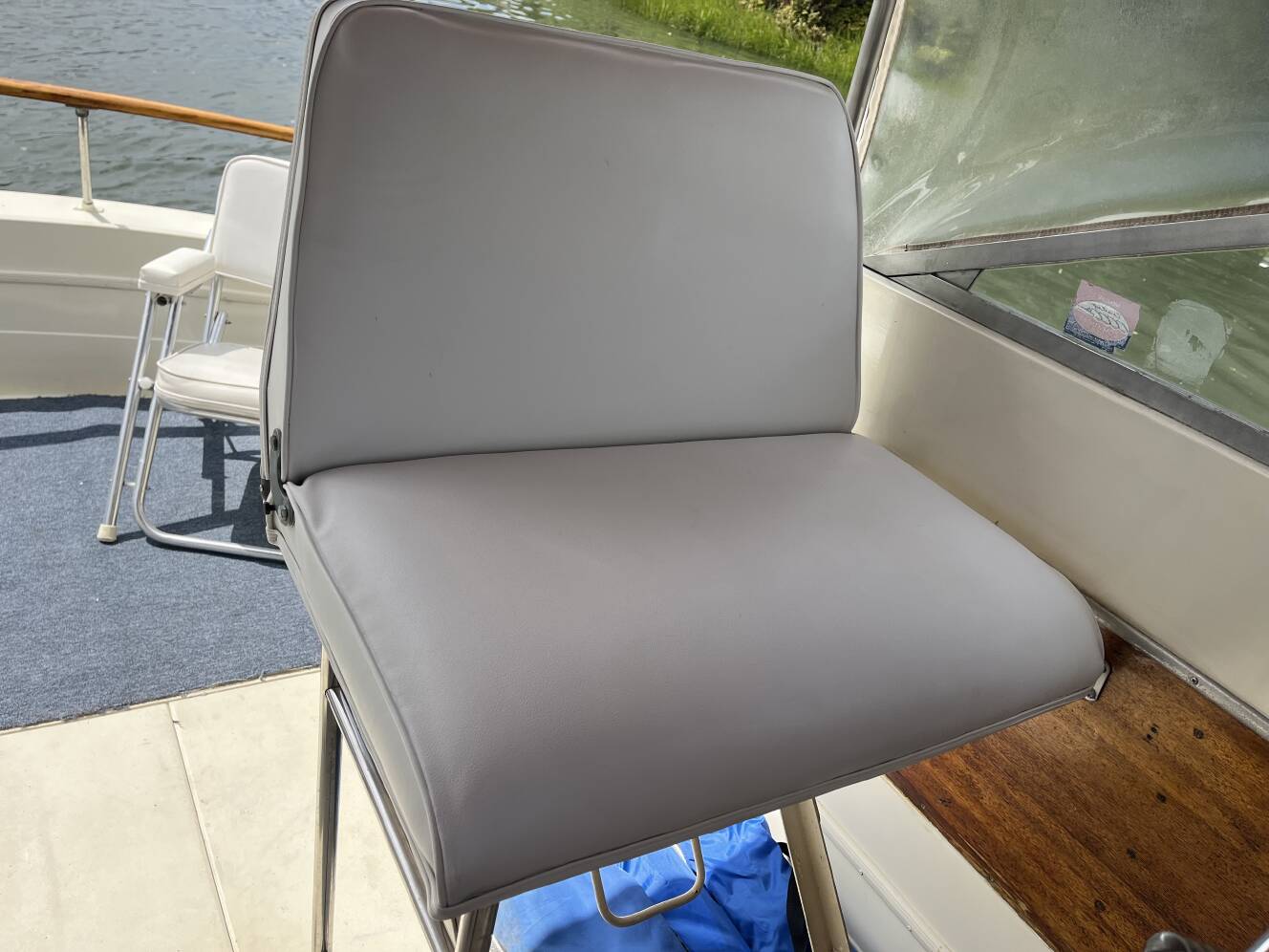 A photo of this 1966 Chris-Craft 38 Commander