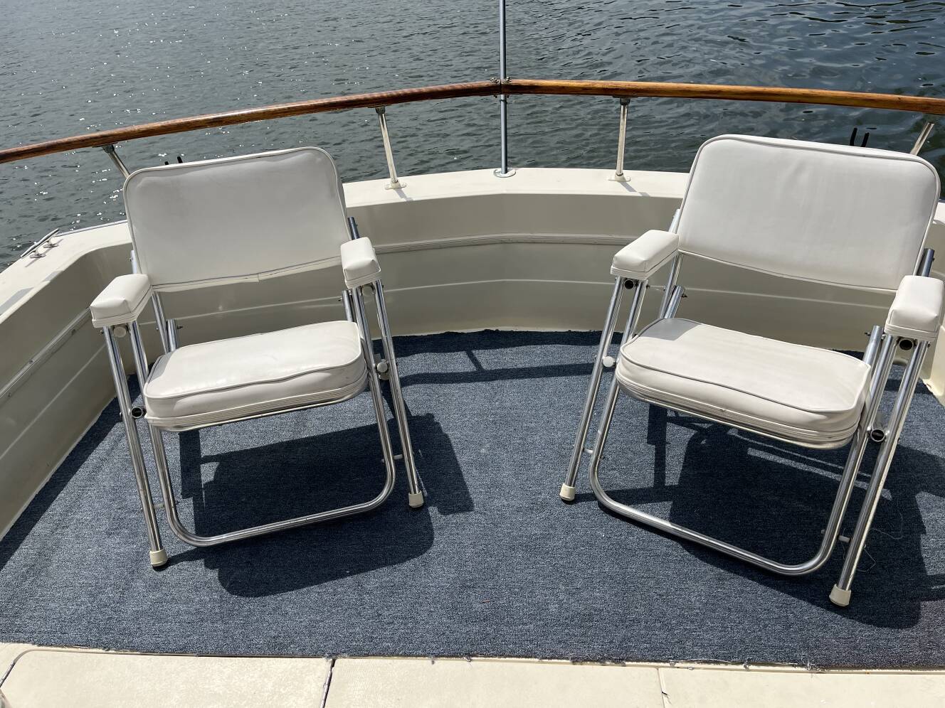 A photo of this 1966 Chris-Craft 38 Commander
