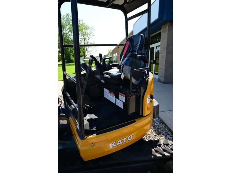 2023 KATO HD30V5