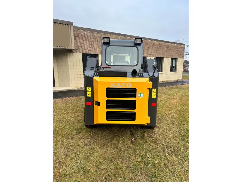 2023 KATO CL35