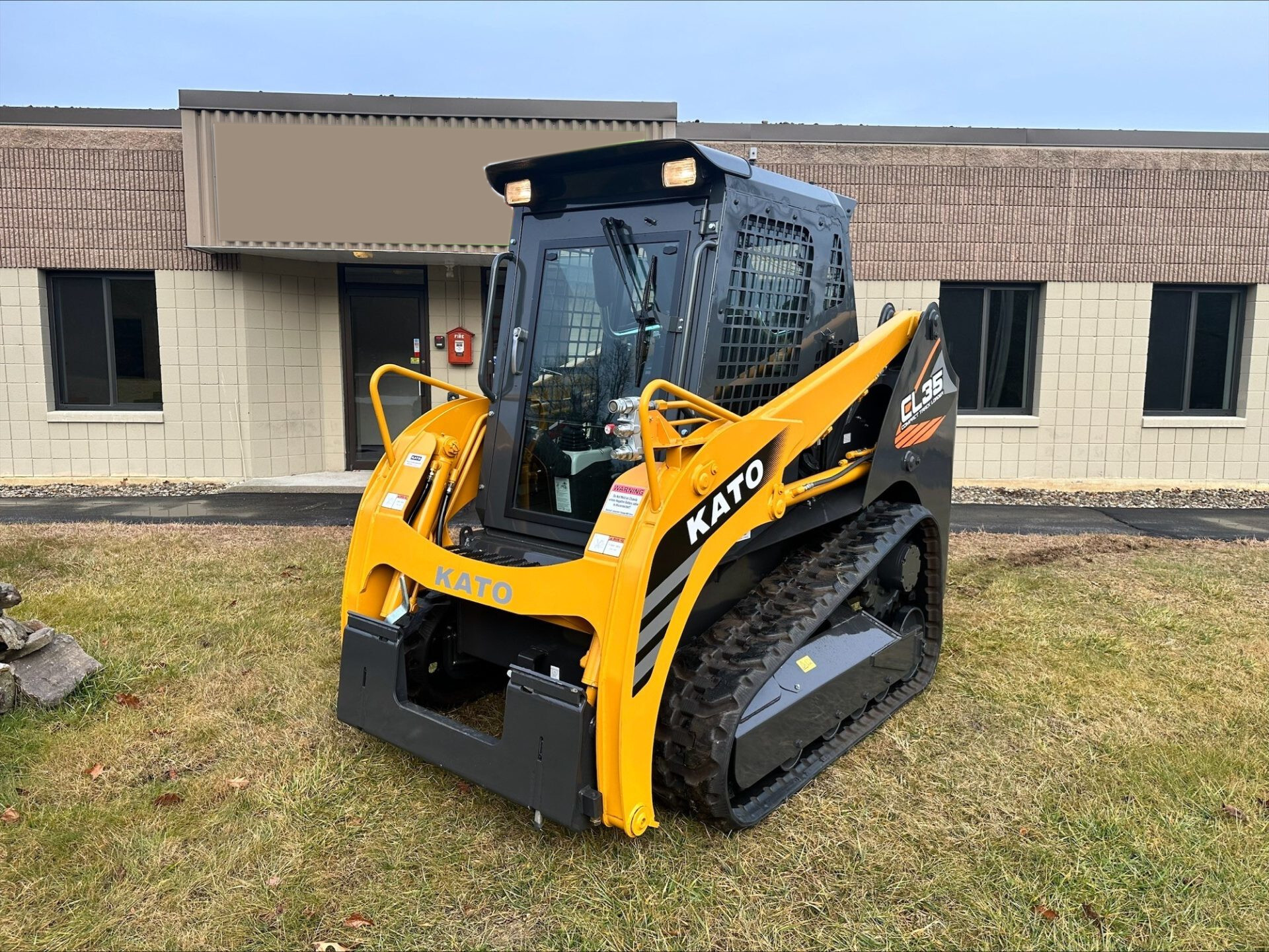 2023 KATO CL35 in Spring City, PA
