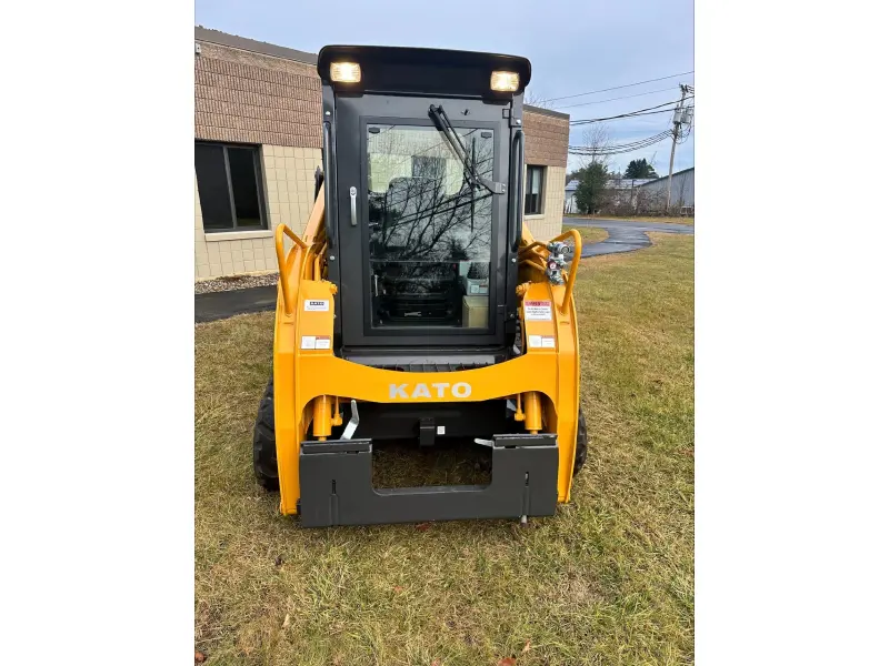 2023 KATO CL35