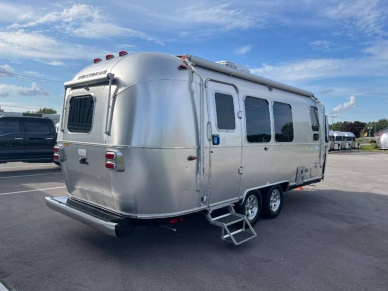 A photo of this 2026 Airstream Flying Cloud 23FB