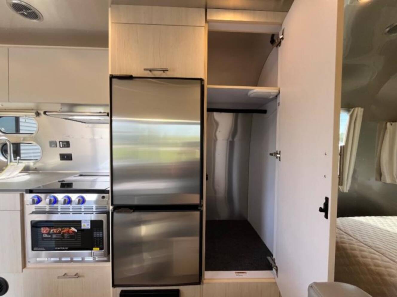 A photo of this 2026 Airstream Flying Cloud 23FB