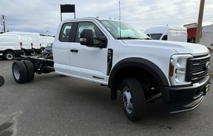 2025 FORD F450 in Waikiki, HI