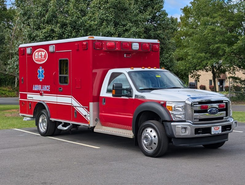 2015 FORD F450 in Levittown, PA