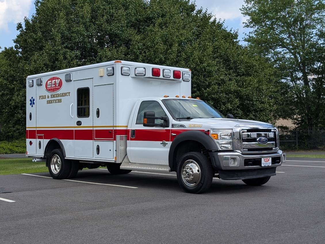 2013 FORD F450 in Levittown, PA