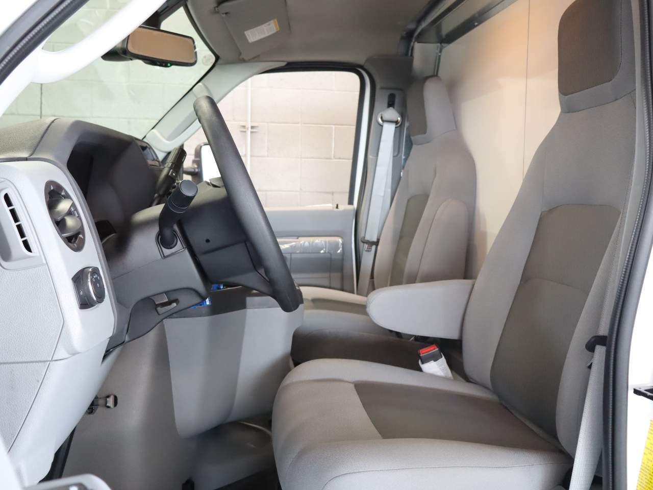 2026 Ford E-350 Base photo 8