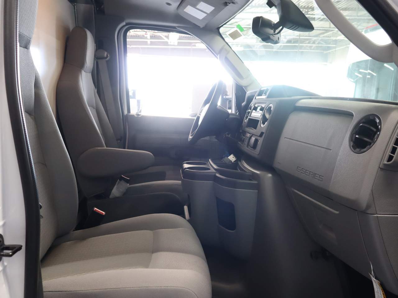 2026 Ford E-350 Base photo 9