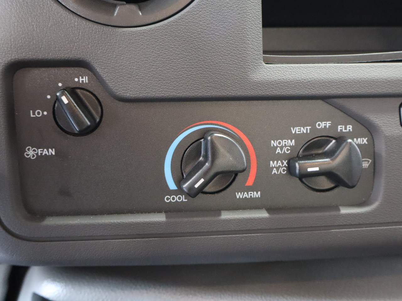 2026 Ford E-350 Base photo 18