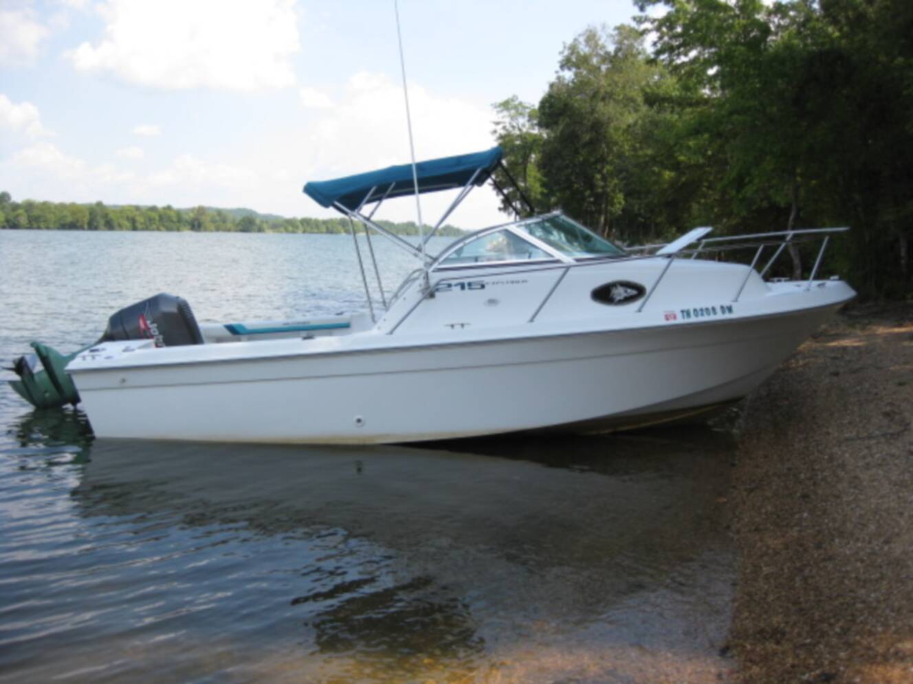 A photo of this 1999 Aquasport 215 Explorer
