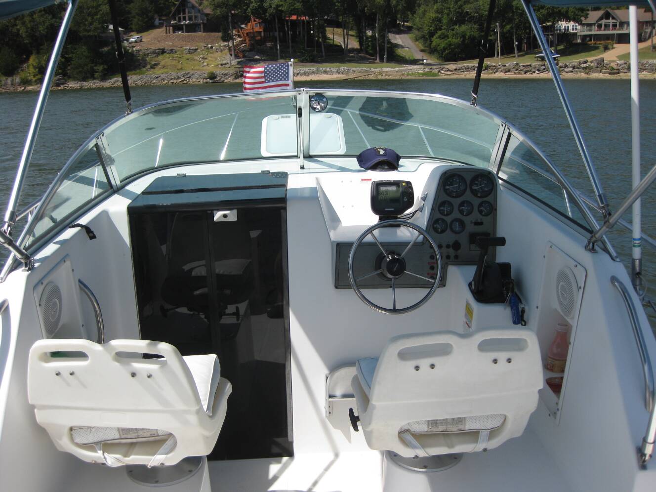 A photo of this 1999 Aquasport 215 Explorer