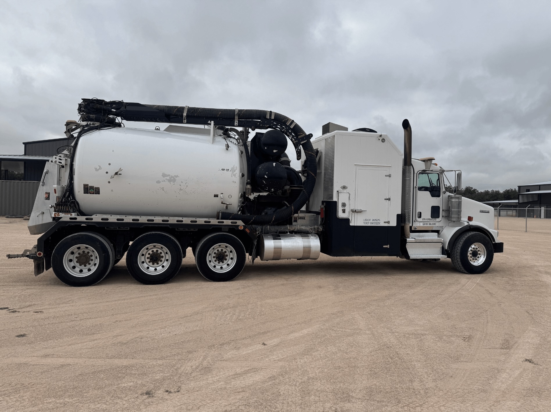 2019 KENWORTH T800 in Crestwood, IL