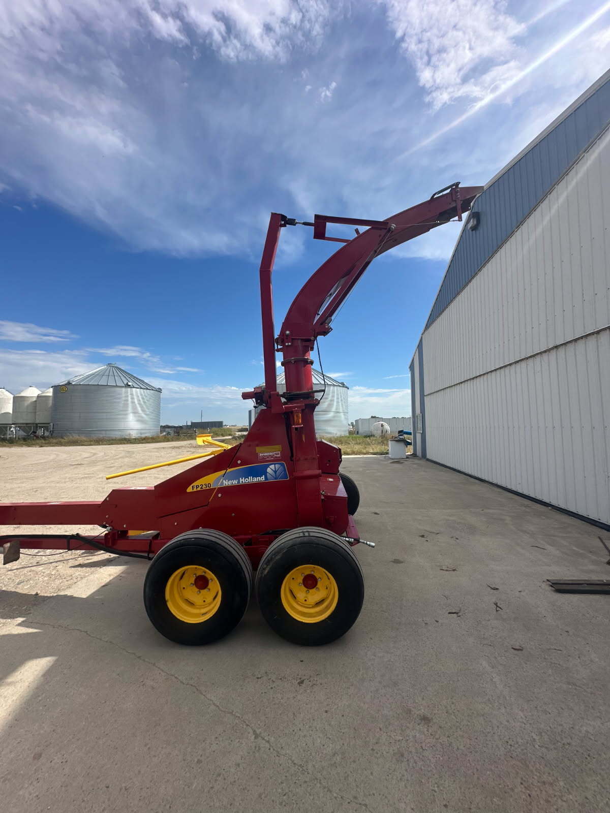 2013 NEW HOLLAND FP230 in Tappen, ND