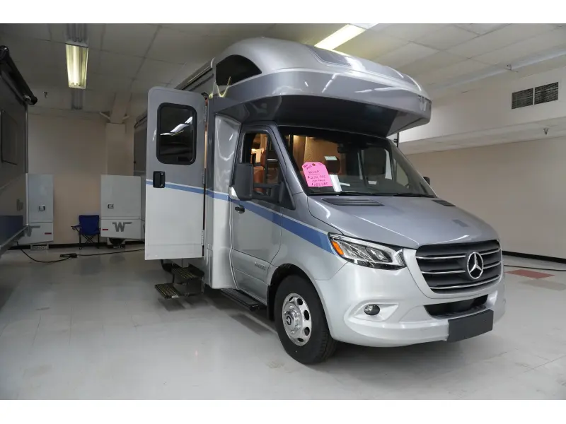 2025 WINNEBAGO