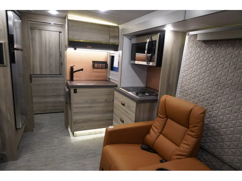 2025 WINNEBAGO VIEW 24T
