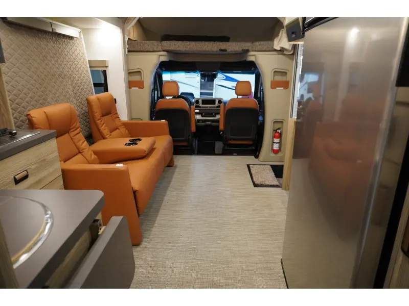 2025 WINNEBAGO VIEW 24T