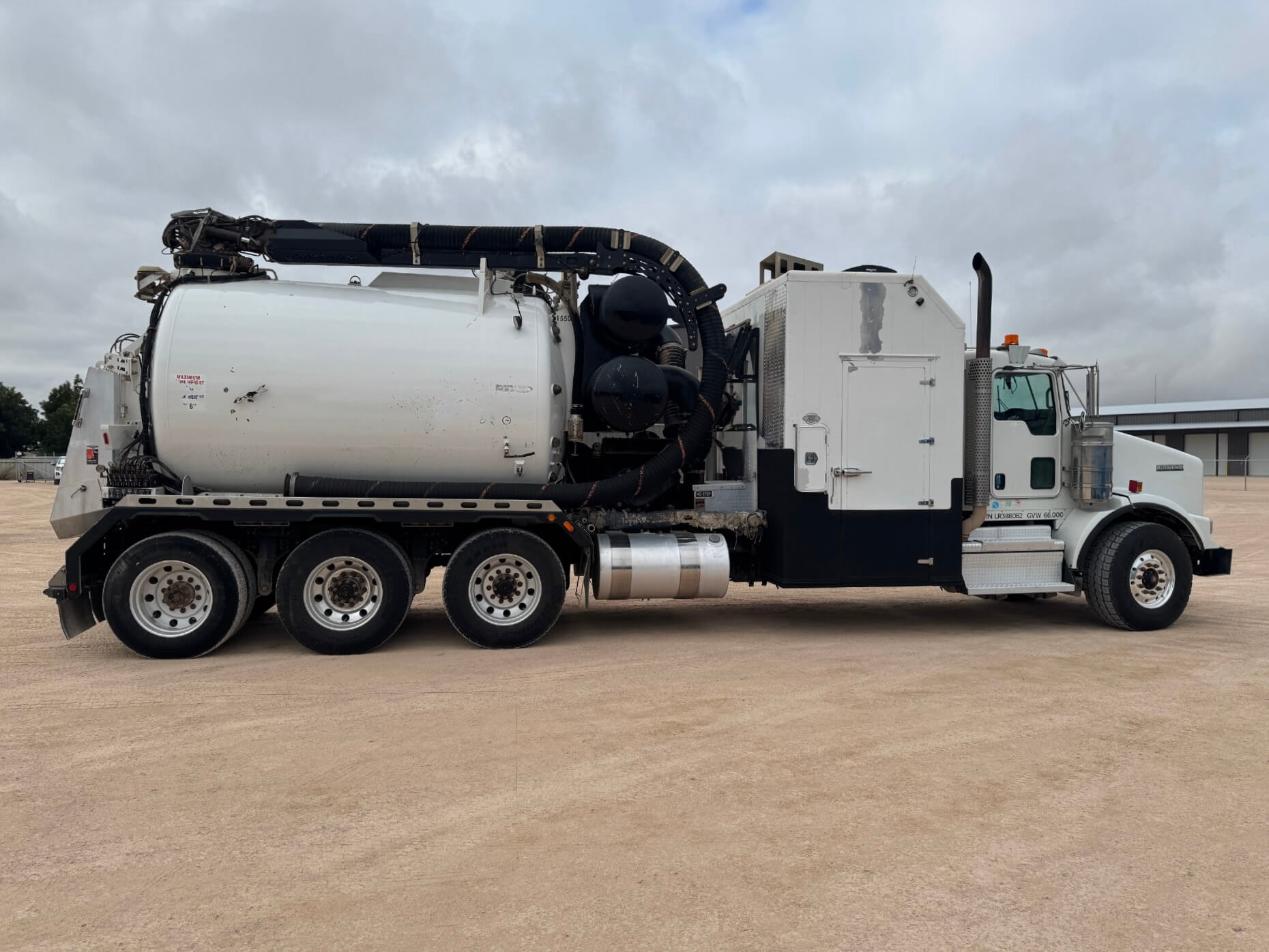 2020 KENWORTH T800 in Crestwood, IL