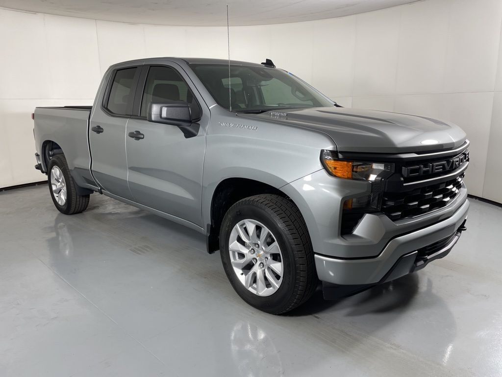 2026 Chevrolet Silverado 1500 Custom photo 2