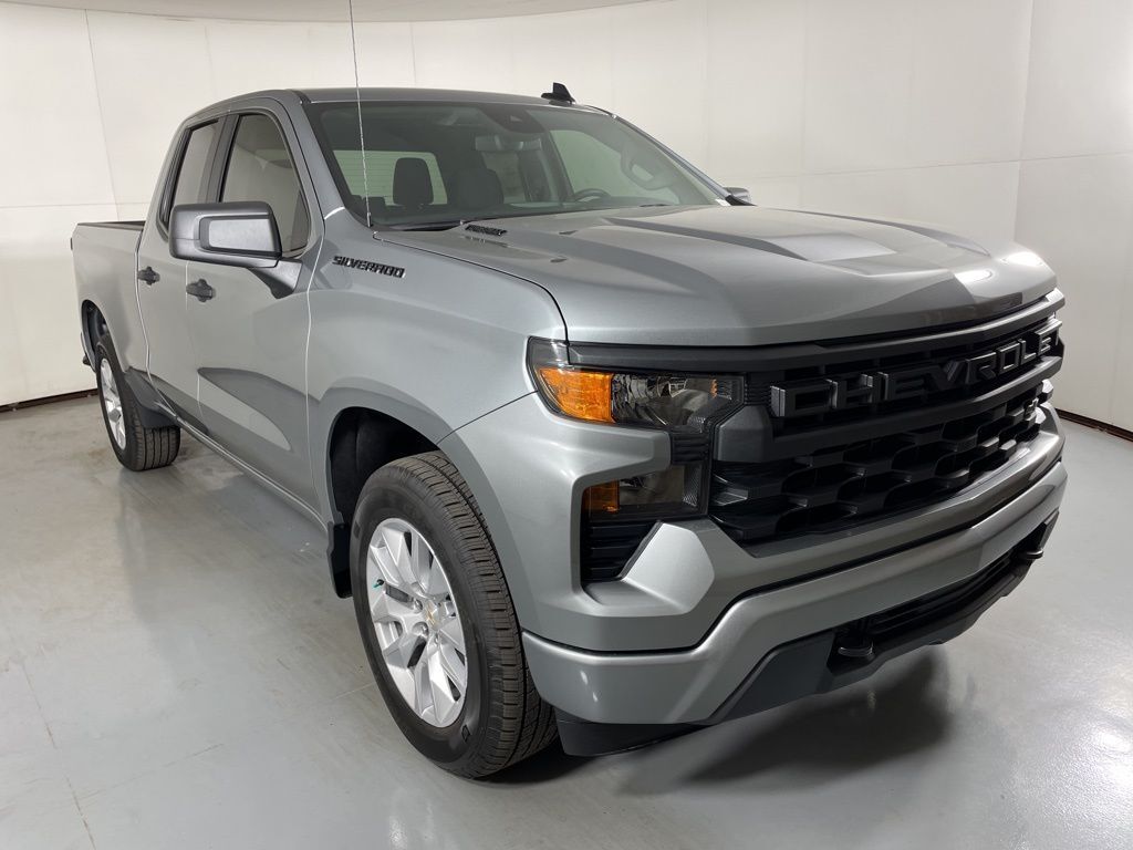 2026 Chevrolet Silverado 1500 Custom photo 2