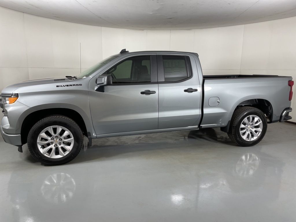 2026 Chevrolet Silverado 1500 Custom photo 6